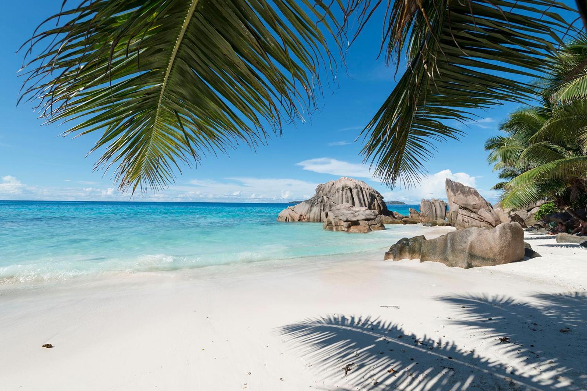 Le Nautique Waterfront Hotel La Digue Exterior photo